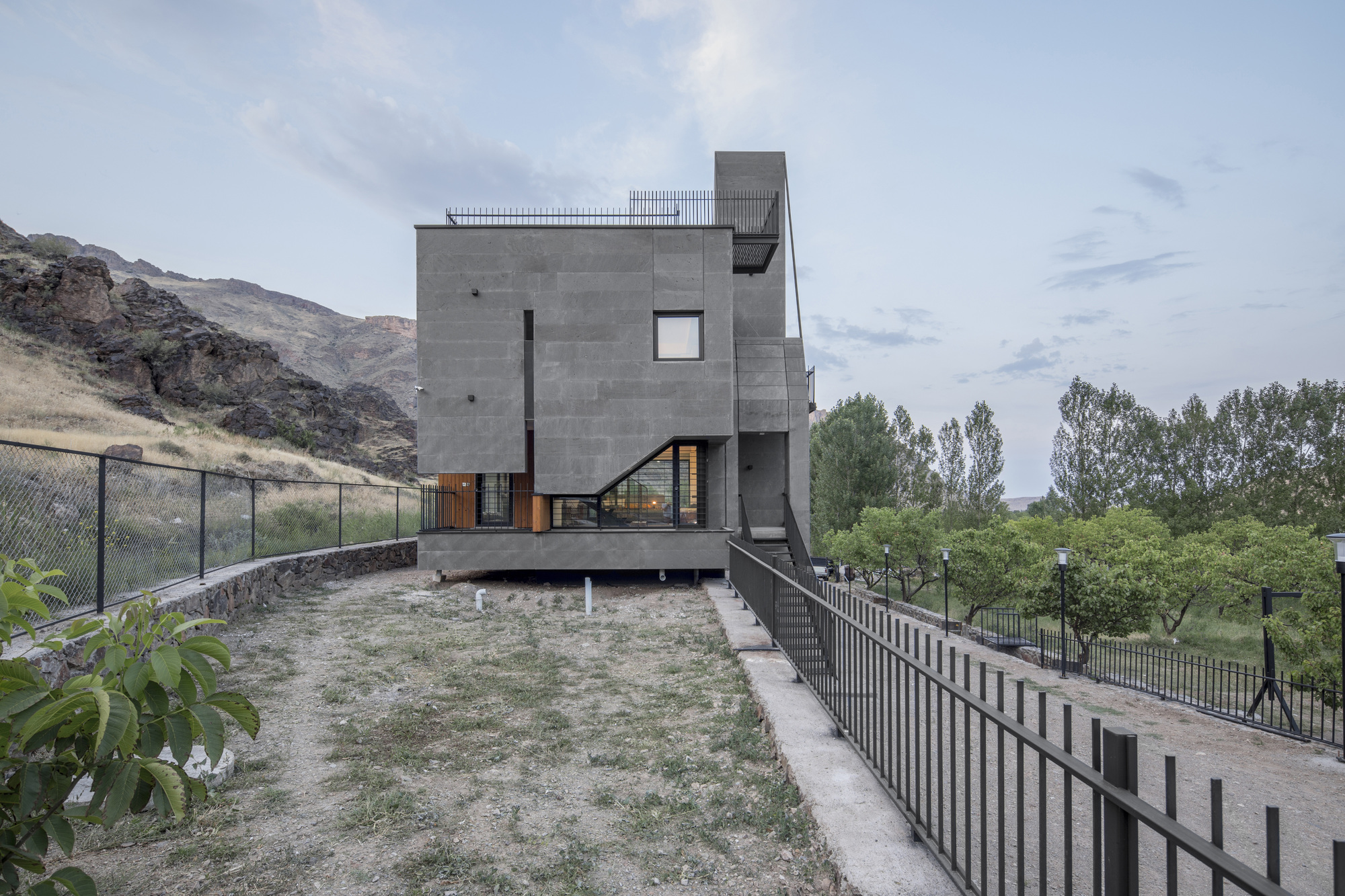 Gray Villa designed by White Cube Atelier
